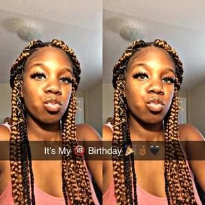 Meet your Posher, Naisha